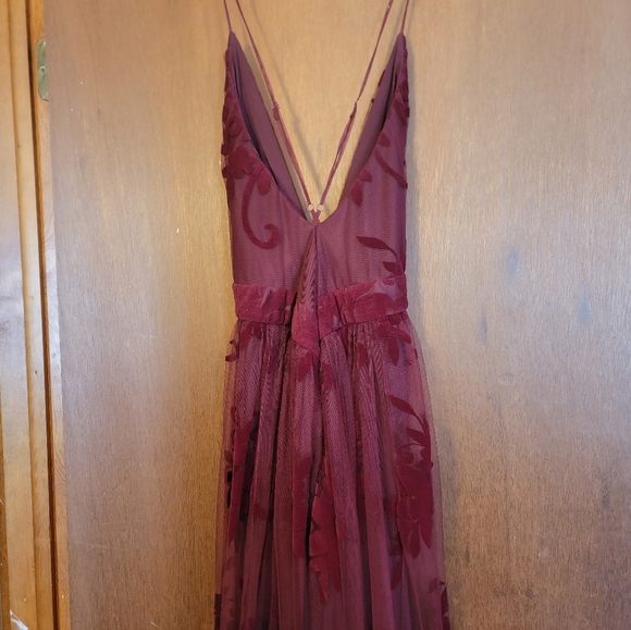 Dark red plunge windsor dress - Picture 3 of 4